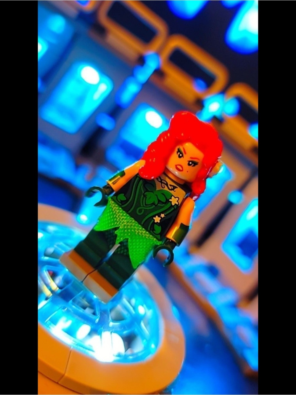 Batman Poison Ivy Minifigure Lego Compatible